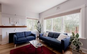 Spacious Home Near The Derwent In Sandy Bay
